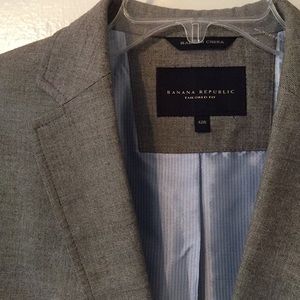 Banana Republic tailored fit gray blazer